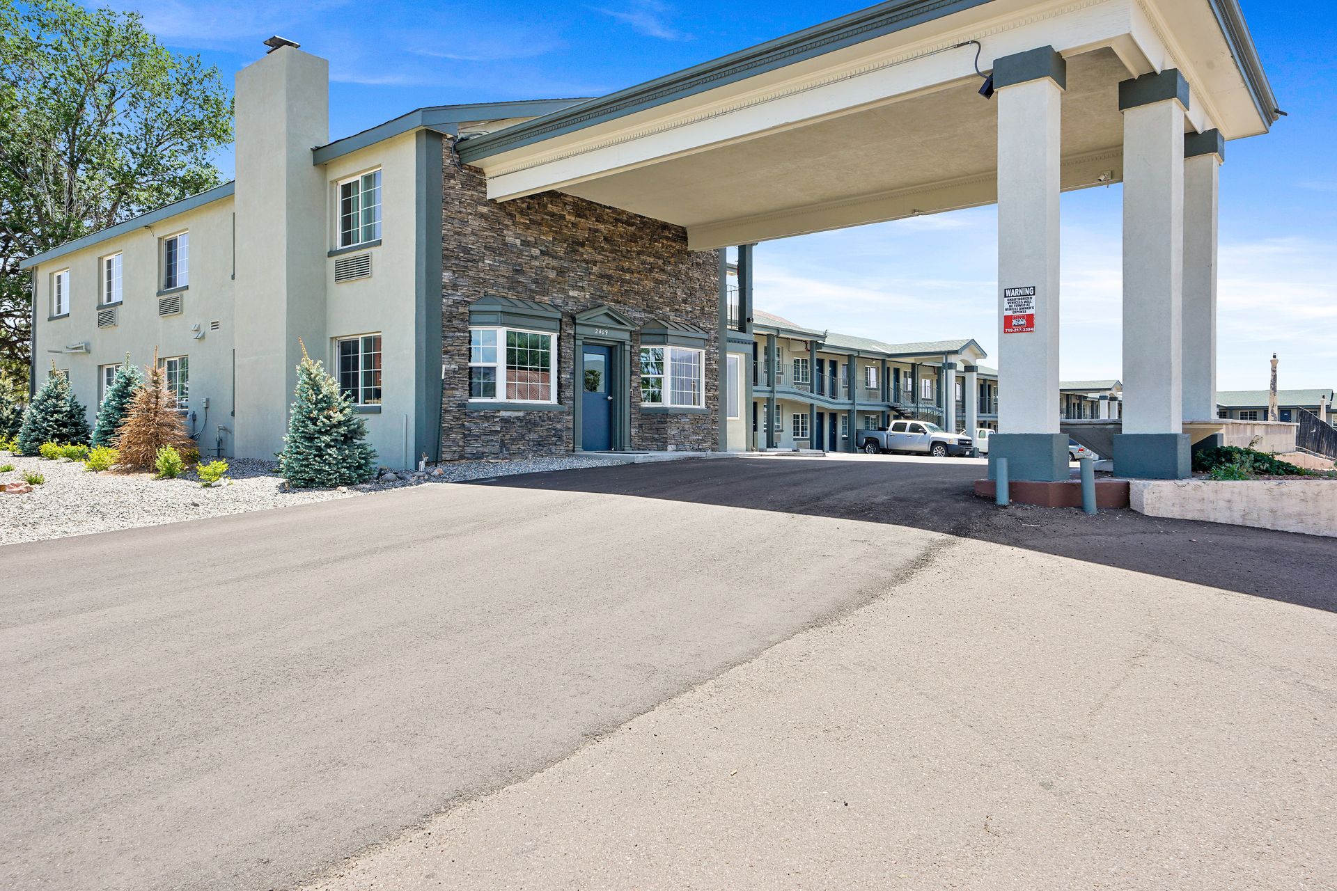 Colorado Springs Apartment: 2409 E Pikes Peak Ave