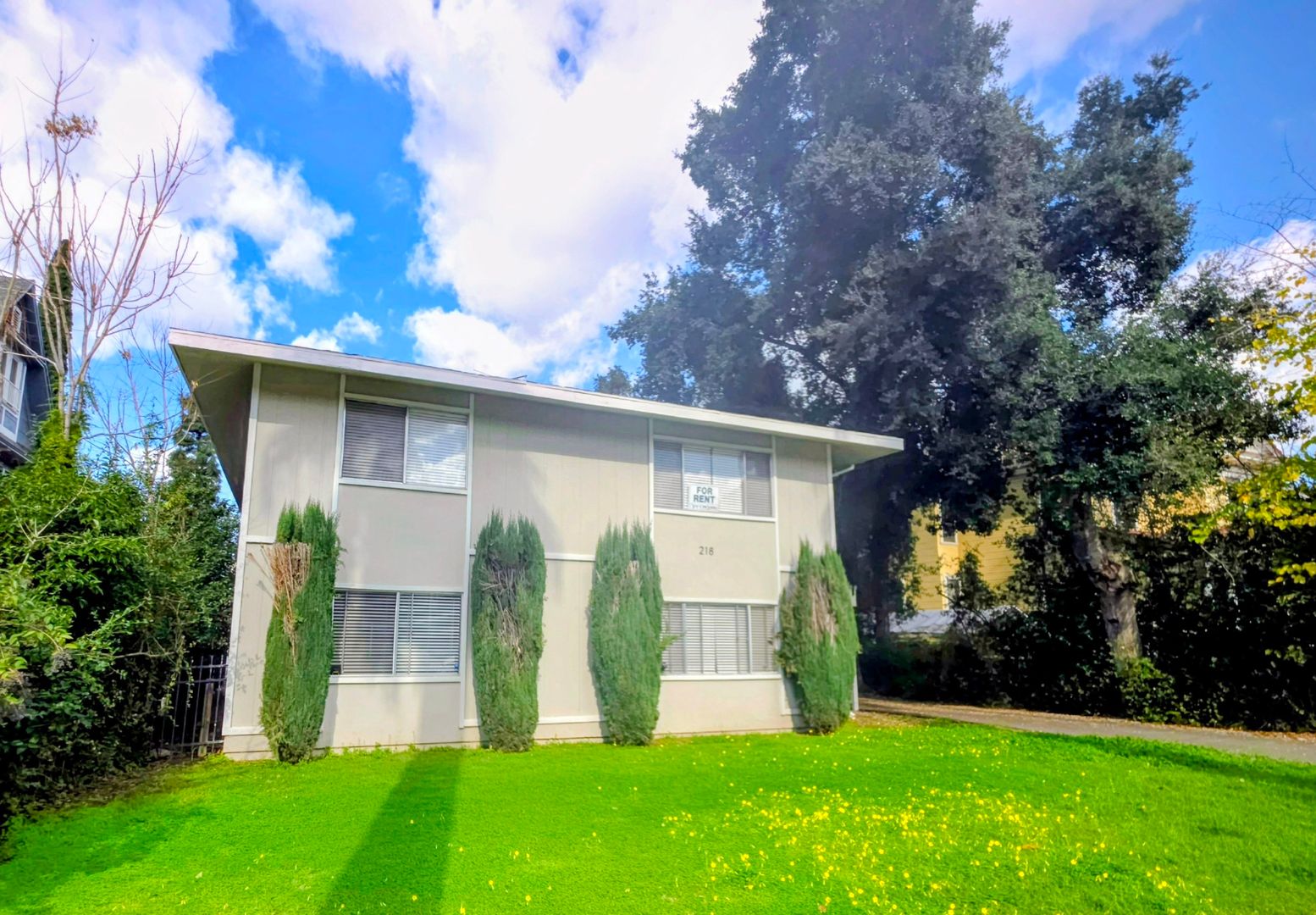 Redlands Apartment: 218 W. Olive Ave.