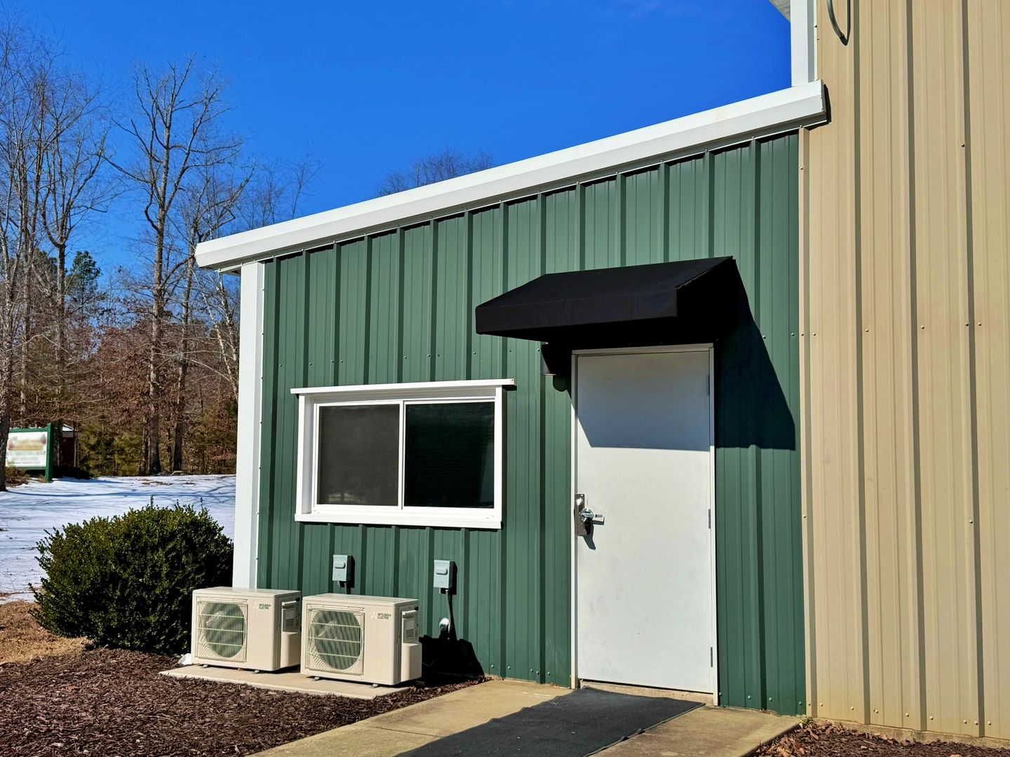 Charles City House: 202 Roxbury Industrial Center