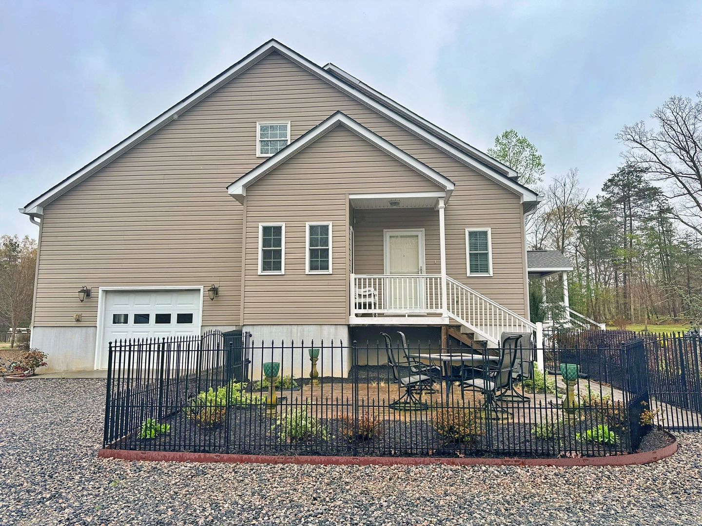 Moseley House: 17410 Duval Road