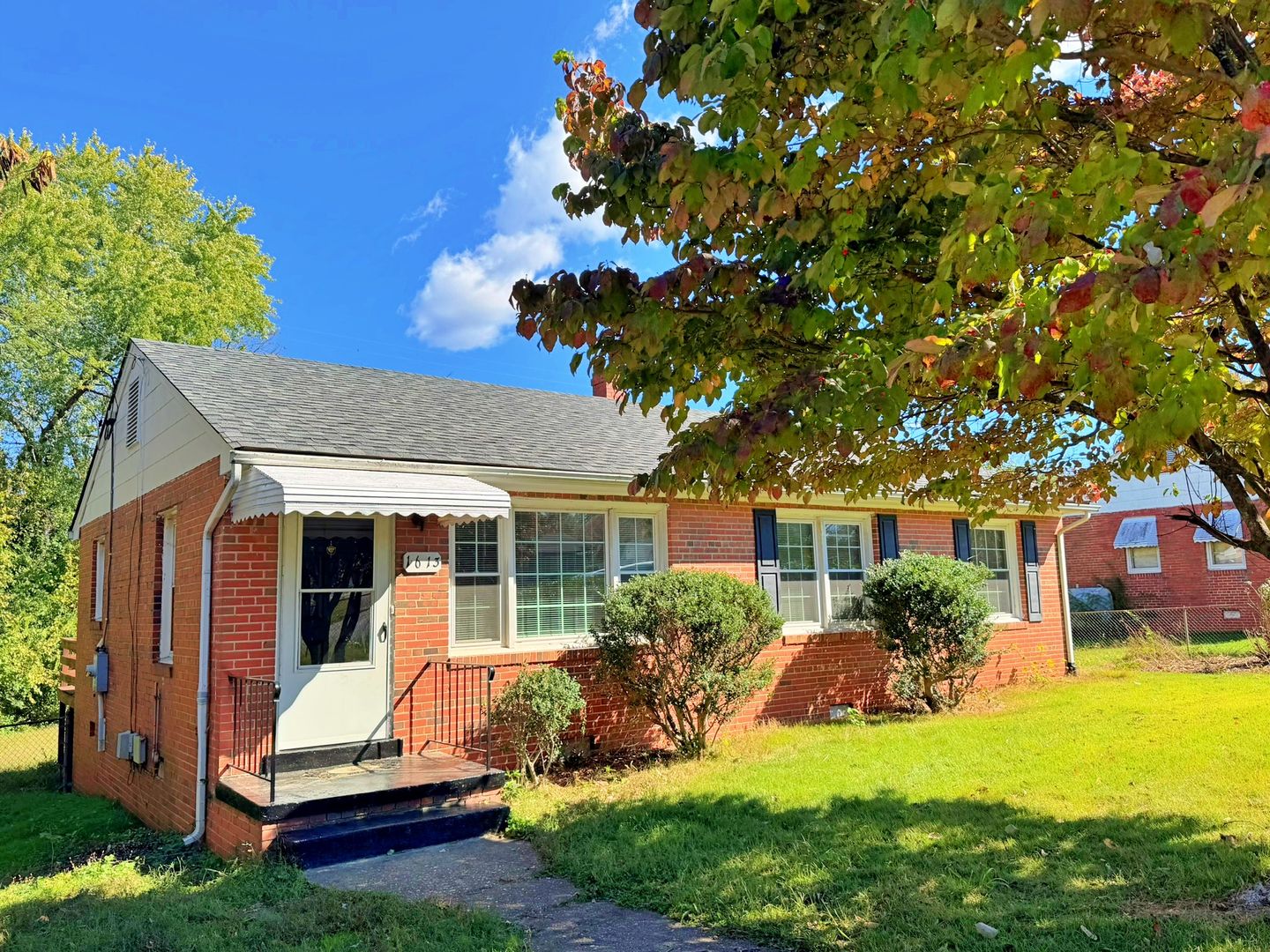 Richmond House: 1613 Sunbury Rd.