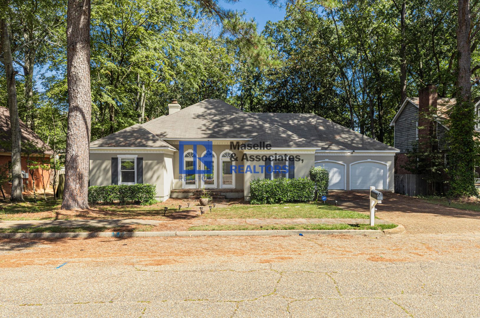 Jackson House: 1046 Newland St