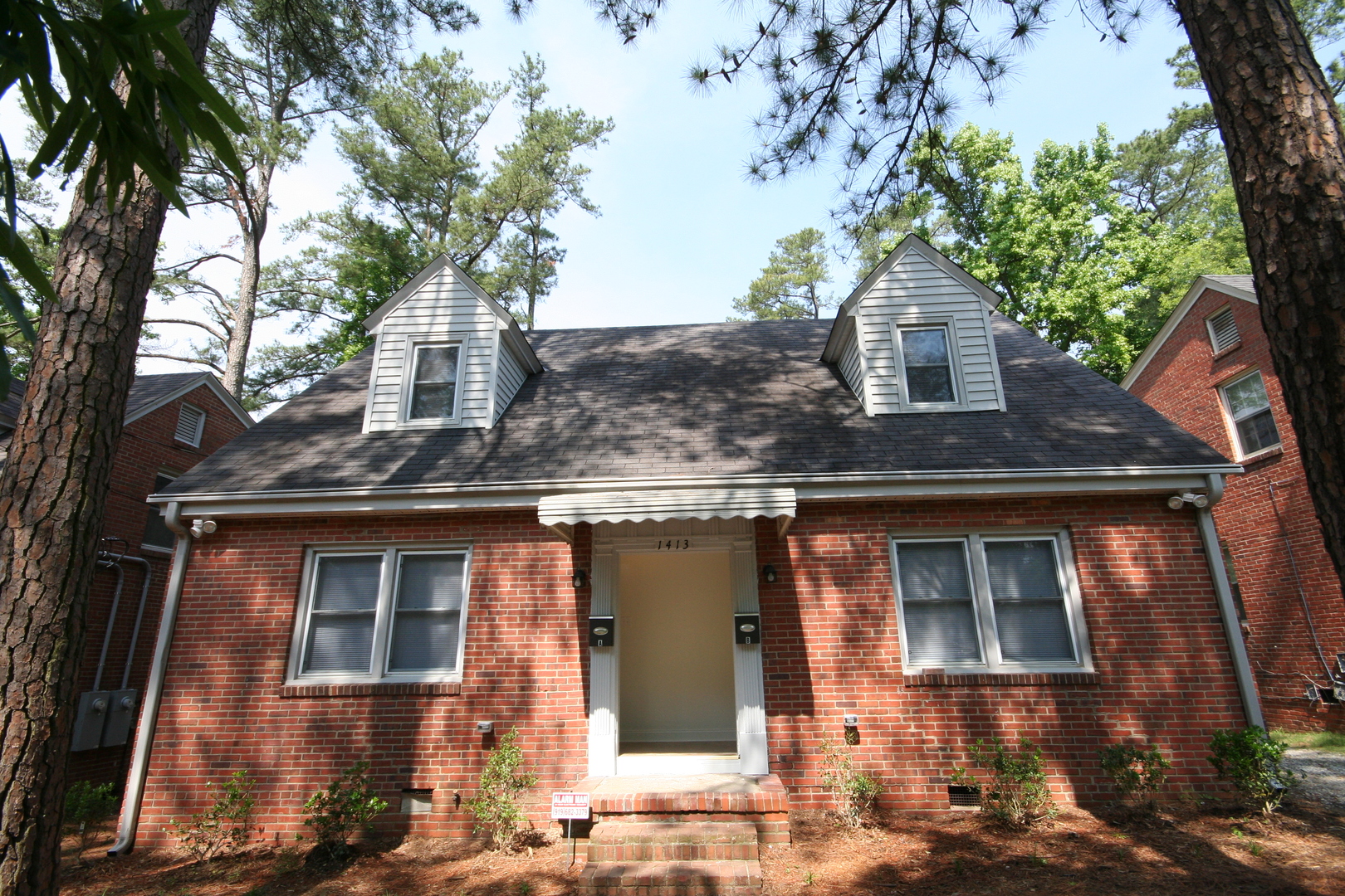 Durham Apartment: 1413 Clarendon Street - B