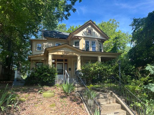 Spacious 3BR/2B duplex! Blocks to Duke! – photo 1