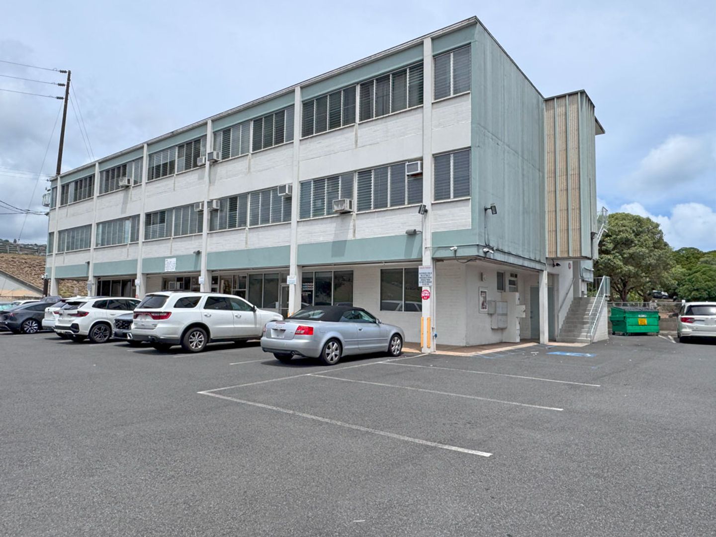Honolulu Apartment: 1055 Kalo Place