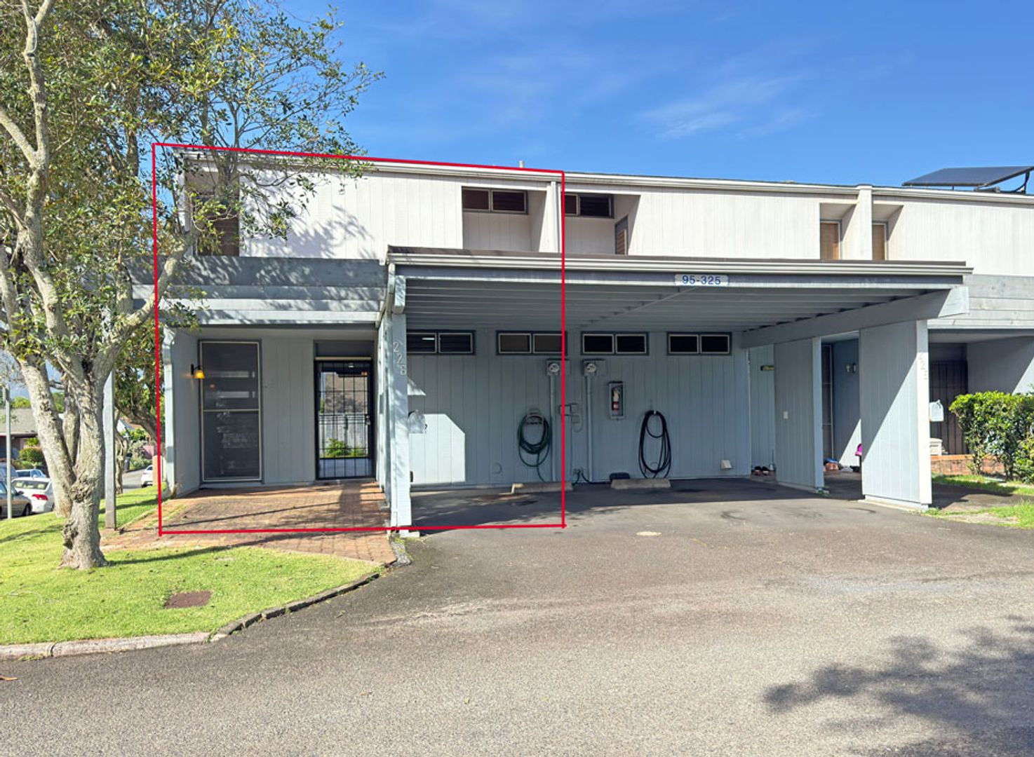 Mililani House: 95-325 Kahikinui Ct., #226