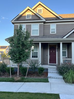 ✨ Beautiful 3-Bedroom Home with Spacious Living & Private Deck✨ – photo 1