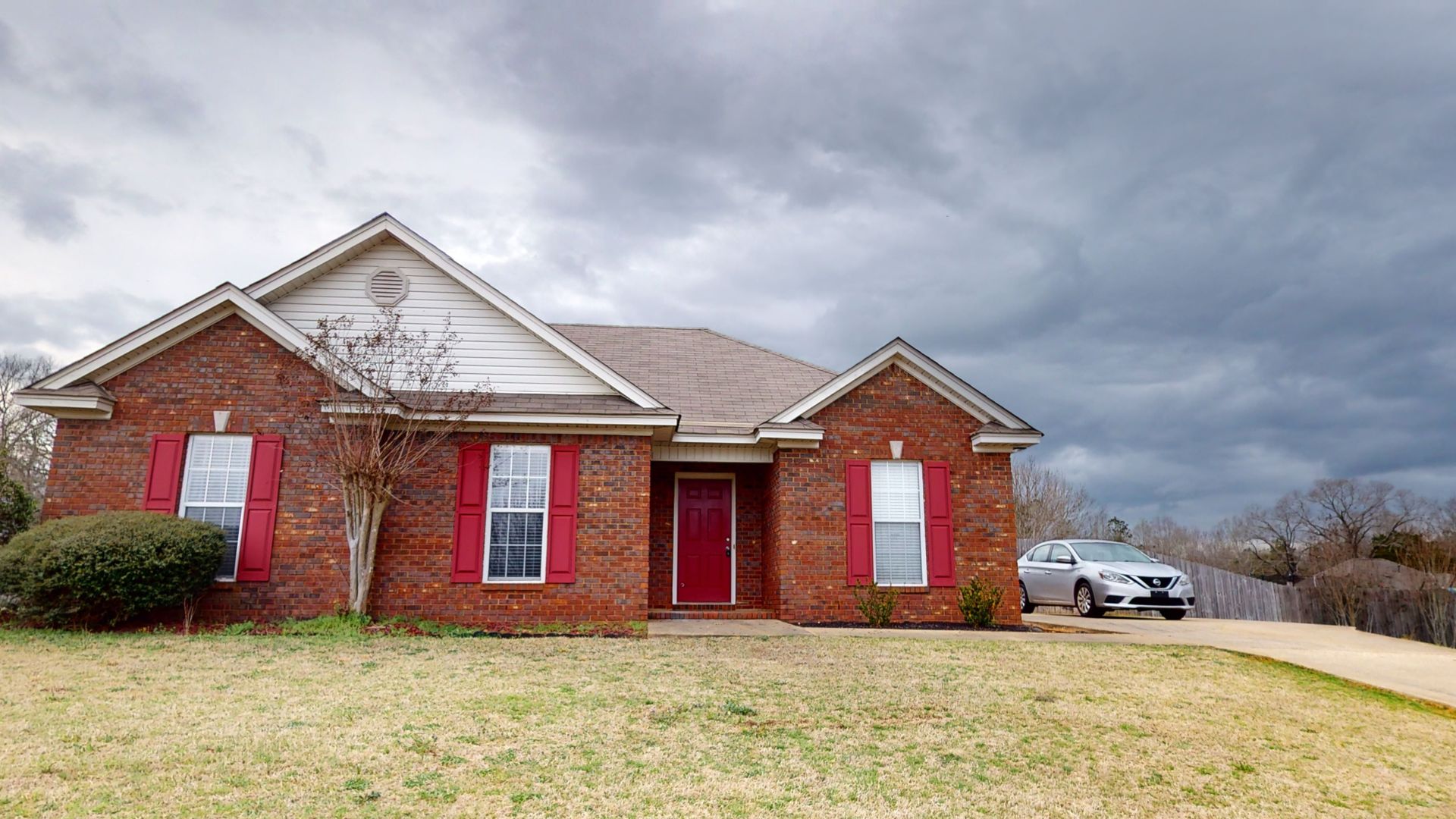 Millbrook House: 275 Allen Dr