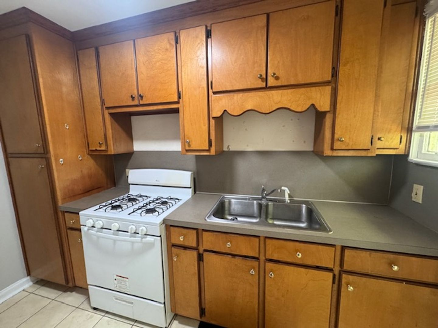 Montgomery House: 319 Olivia Ct.