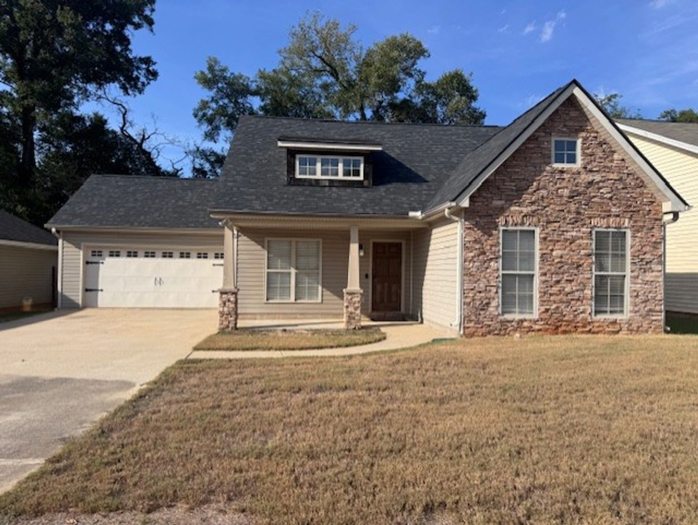 Calera House: 160 Stonecreek Pl