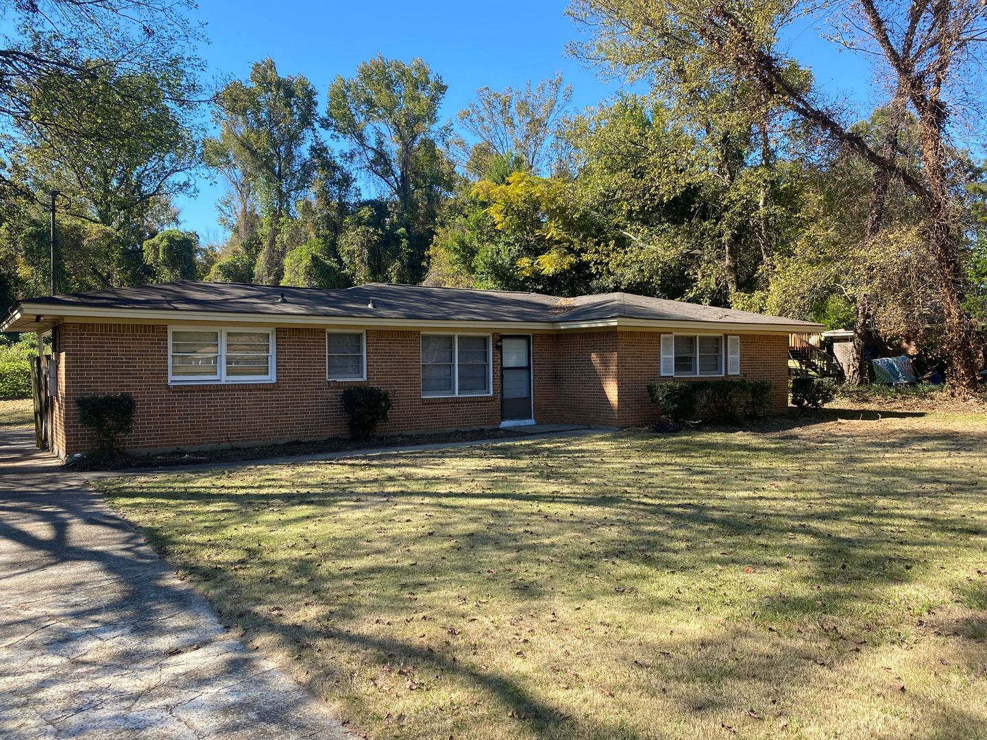 Prattville House: 241 Murfee Dr