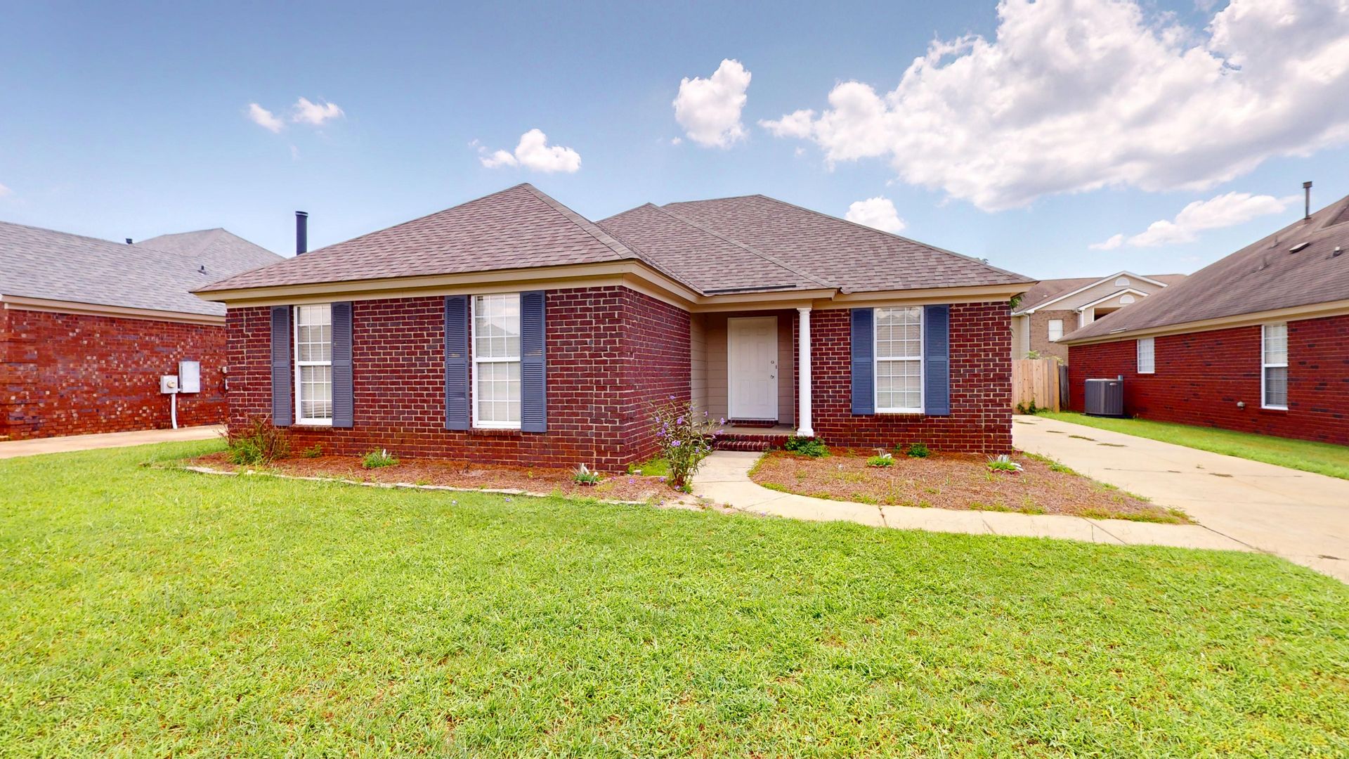 Prattville House: 1920 Regent Rd