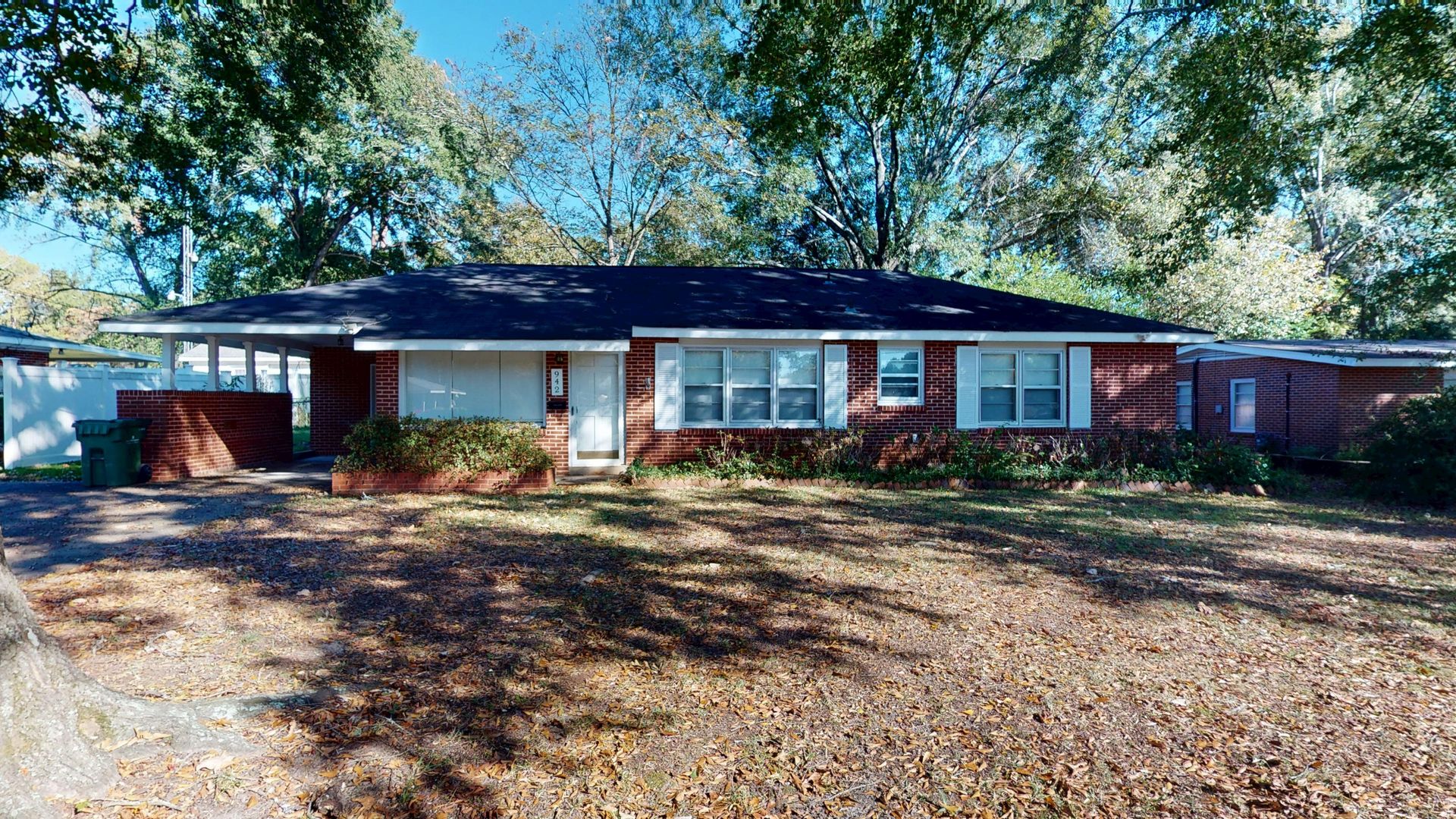 Montgomery House: 942 Hillman St