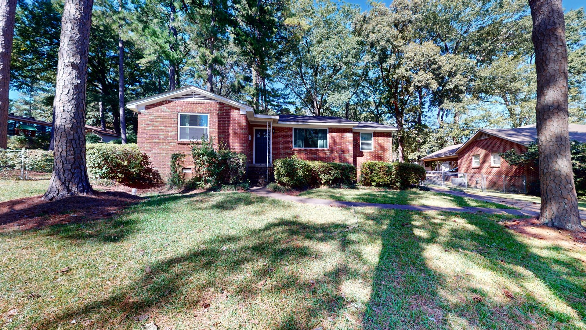 Montgomery House: 67 Holliday Dr