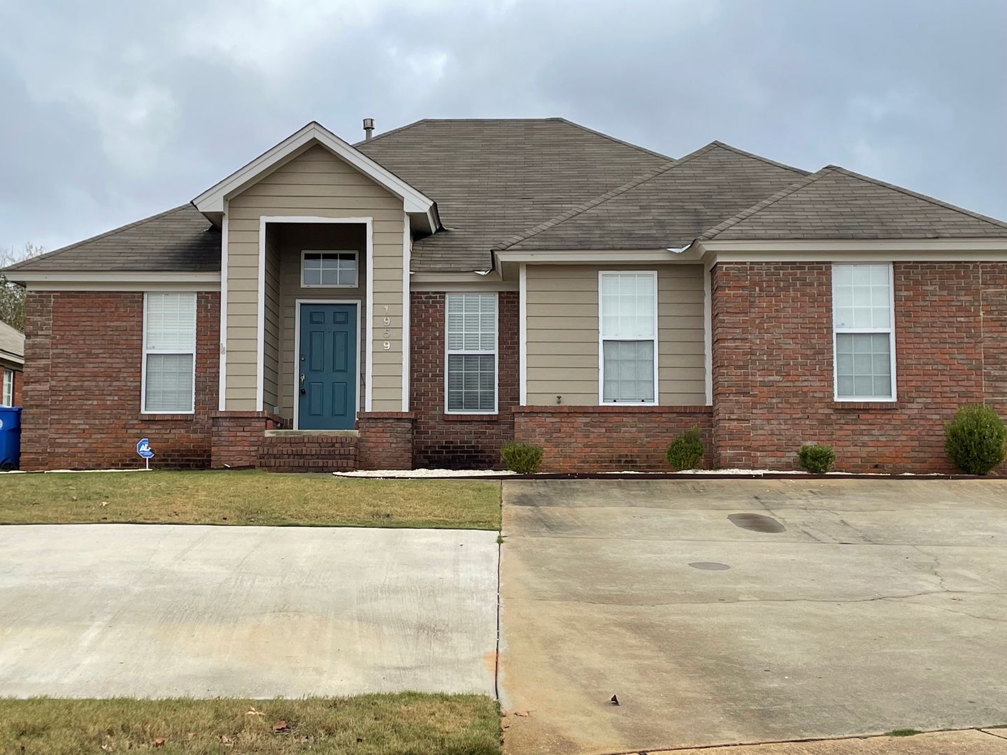 Prattville House: 1959 Regent Rd