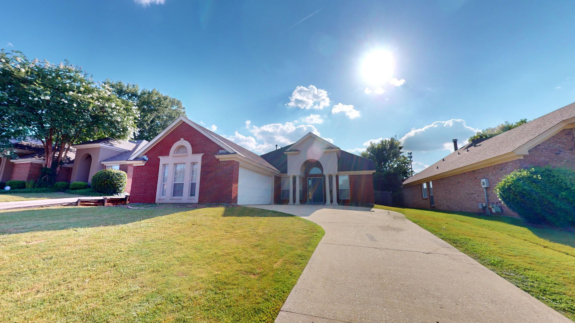 Montgomery House: 860 Autumn Ridge Rd
