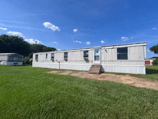 Affordable living in Tallassee, convenient to I-85 and plenty of industry – photo 1