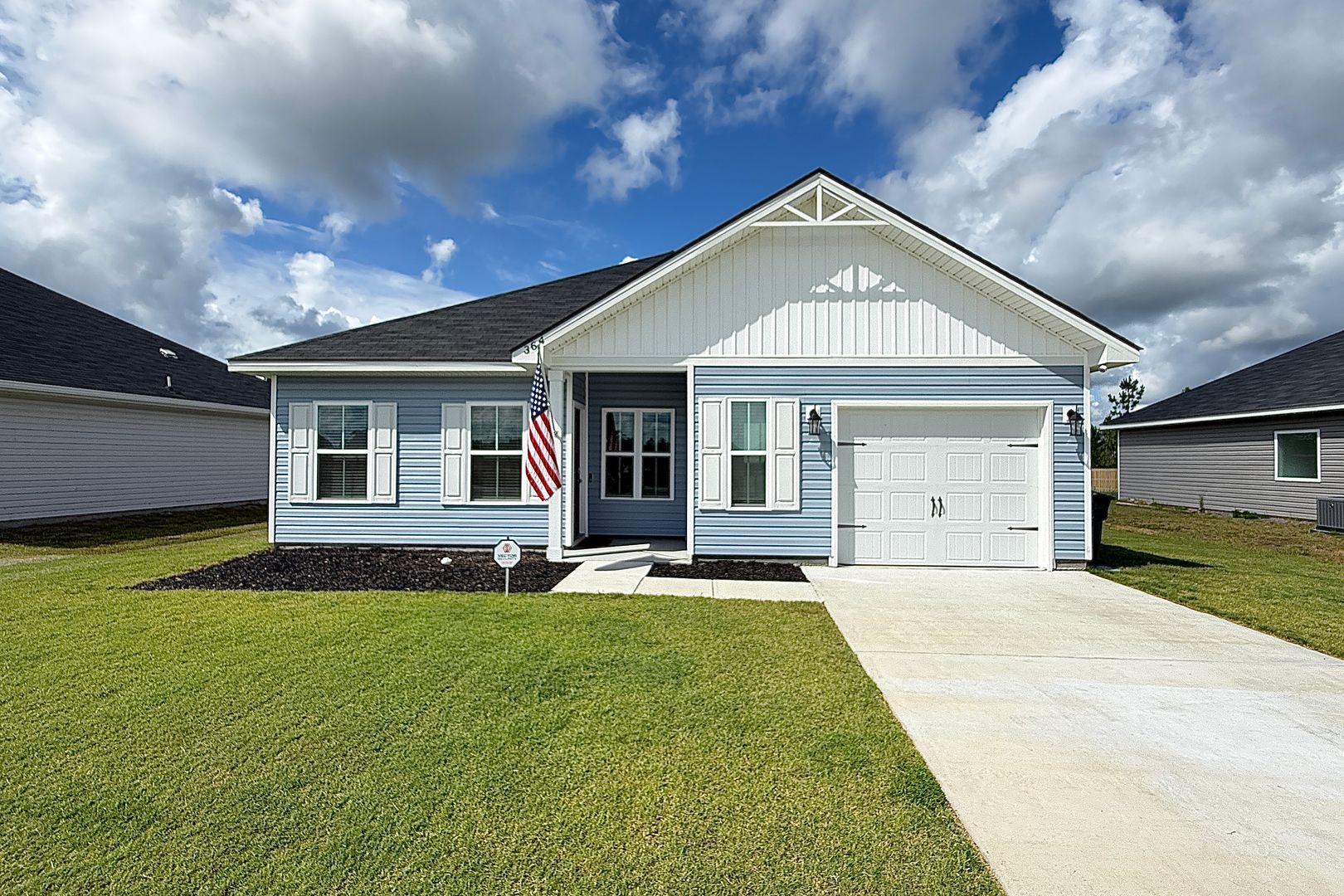 Ludowici House: 364 NE McClelland Rd