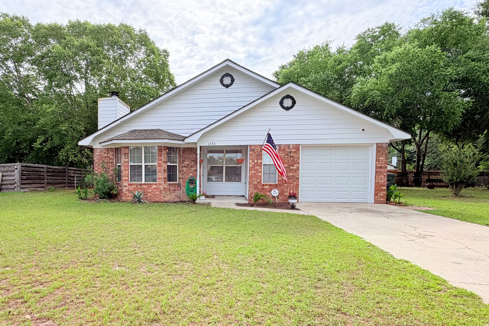 Hinesville House: 1233 Riyadh Rd