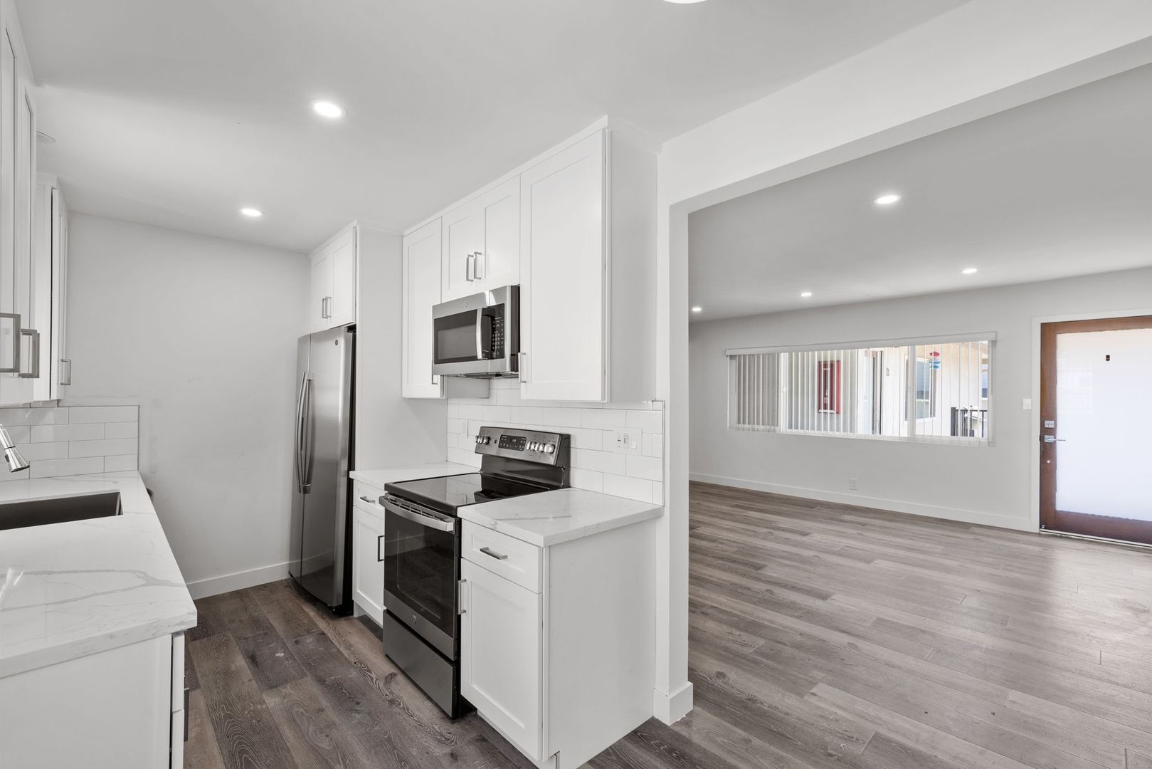 Torrance Apartment: 17450 Van Ness Ave