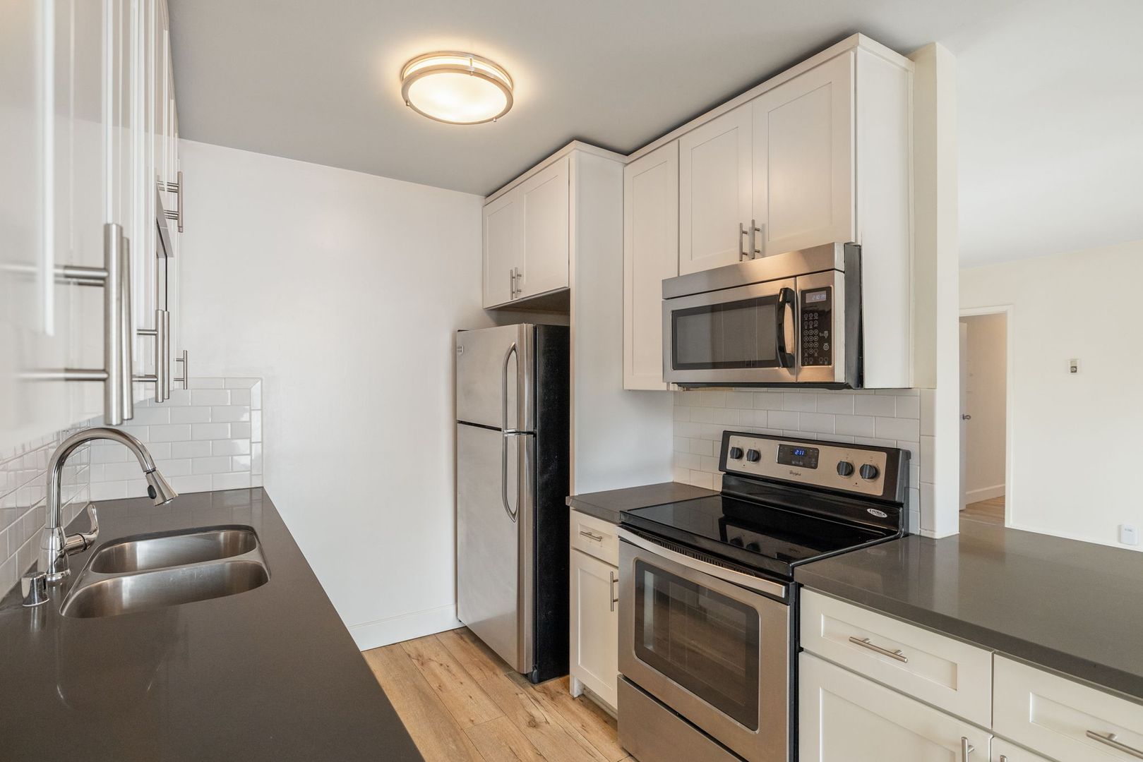 El Segundo Apartment: 431 Indiana Street