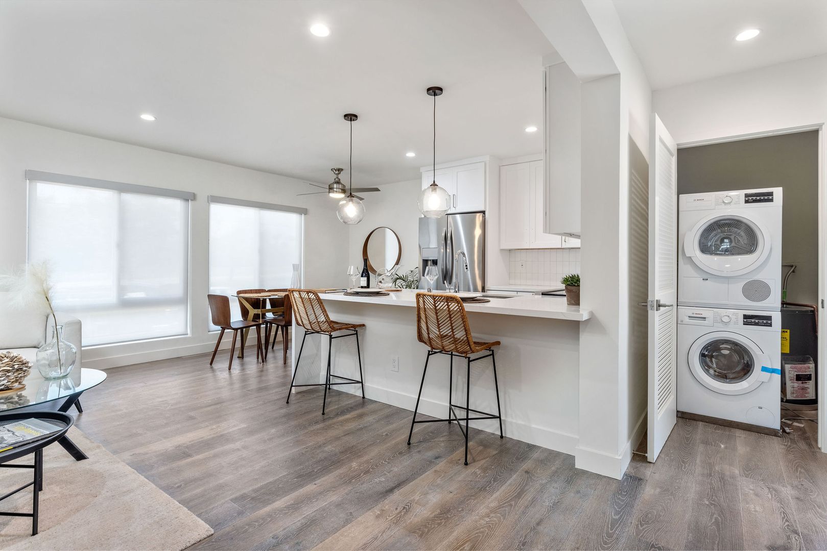 El Segundo Apartment: 420 Illinois Street