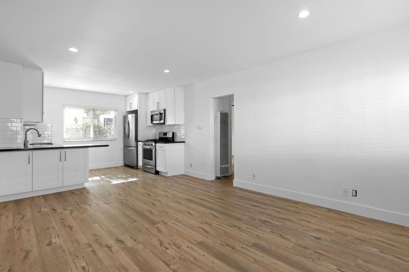 El Segundo Apartment: 716-717 Indiana Court