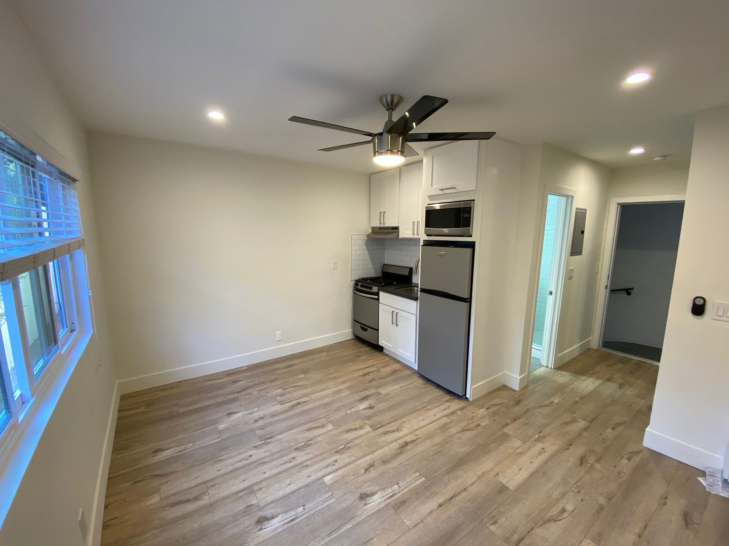 El Segundo Apartment: 716-717 Indiana Court