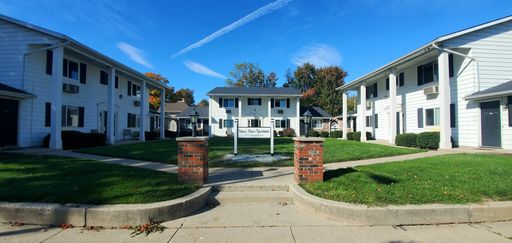 Upstairs 1 bed 1 bath w Balcony! MOVE-IN SPECIAL! – photo 1