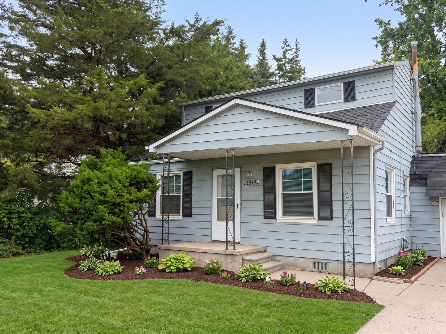 Warren Apartment: 13919 Frazho Road