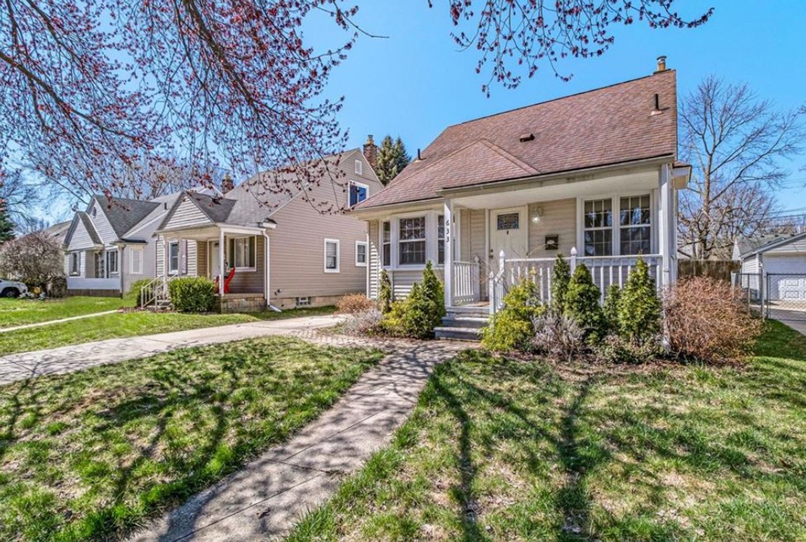 Royal Oak House: 633 North Dorchester Avenue