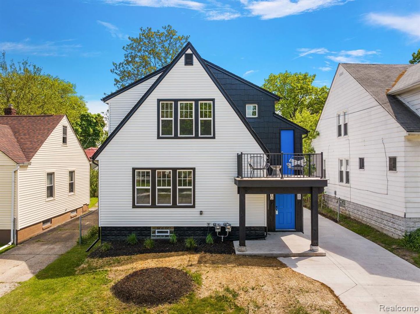 Hazel Park Apartment: 308-310 East Harry Avenue