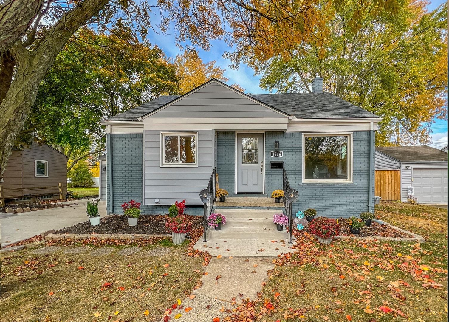 Royal Oak House: 4214 Berkshire Rd