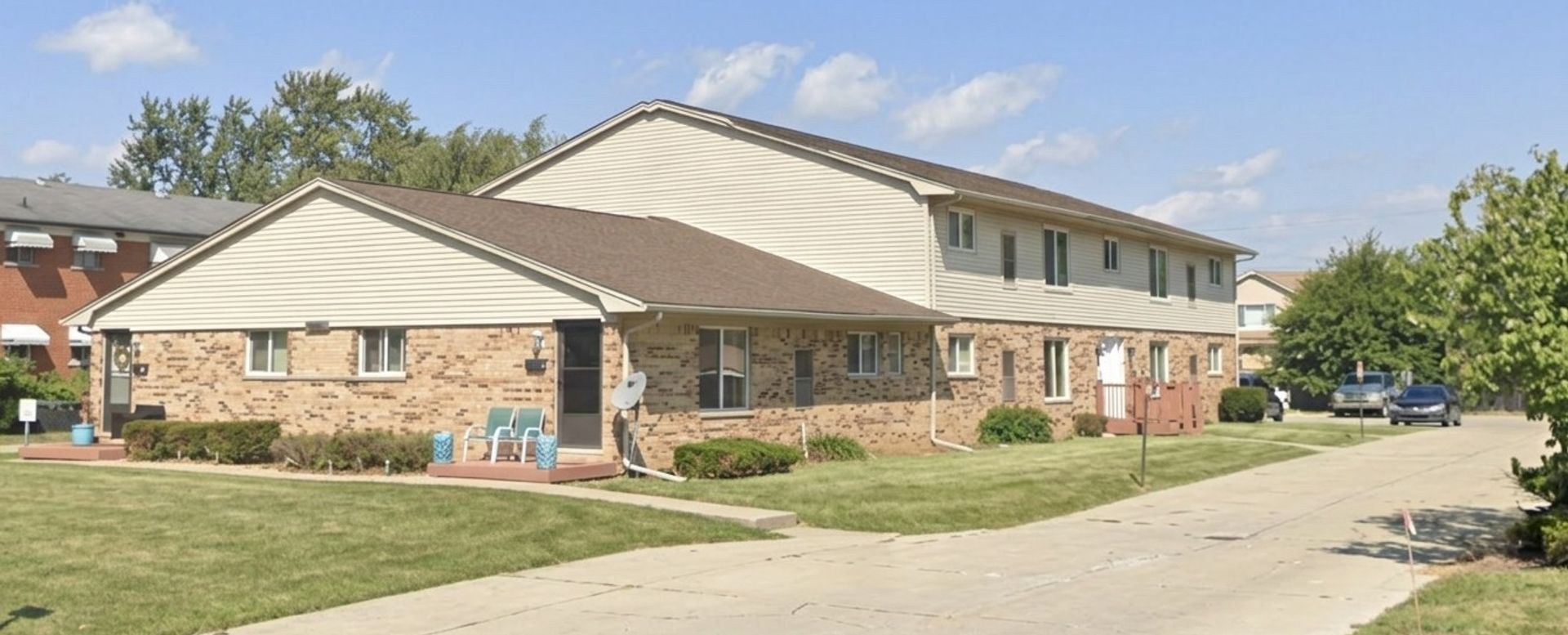 Eastpointe Apartment: 16481 E 10 Mile Rd