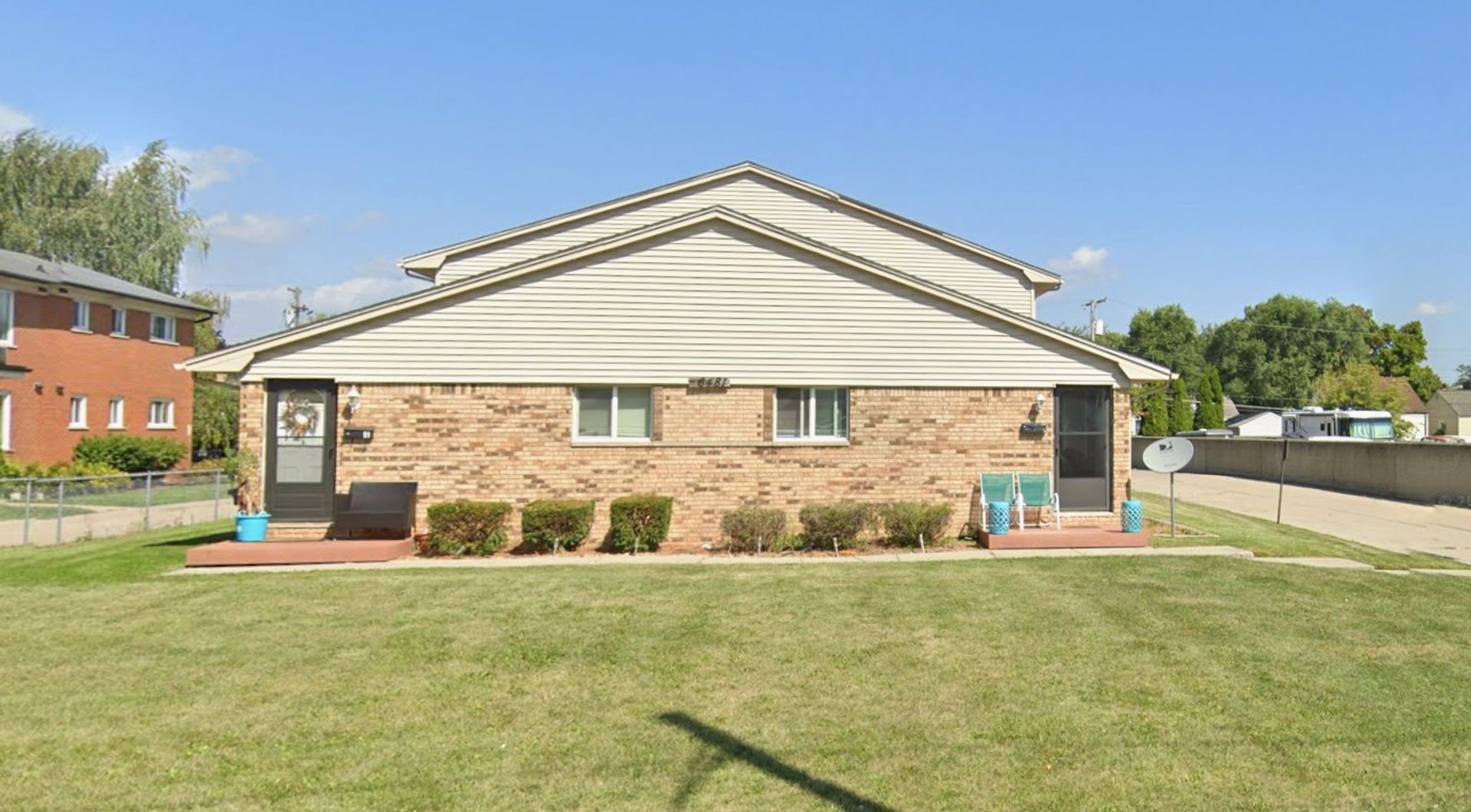 Eastpointe Apartment: 16481 E 10 Mile Rd