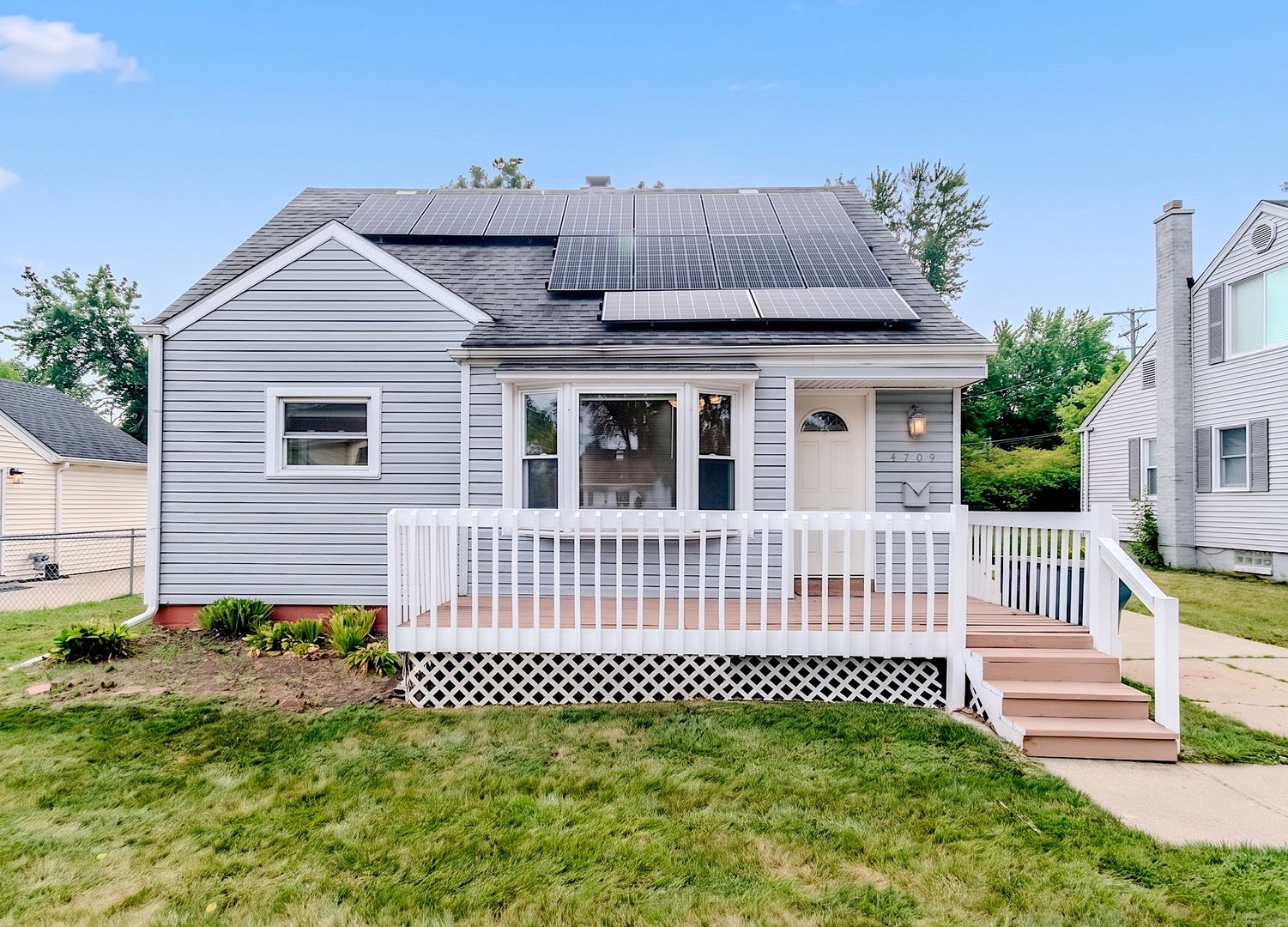 Royal Oak House: 4709 Mankato - 1