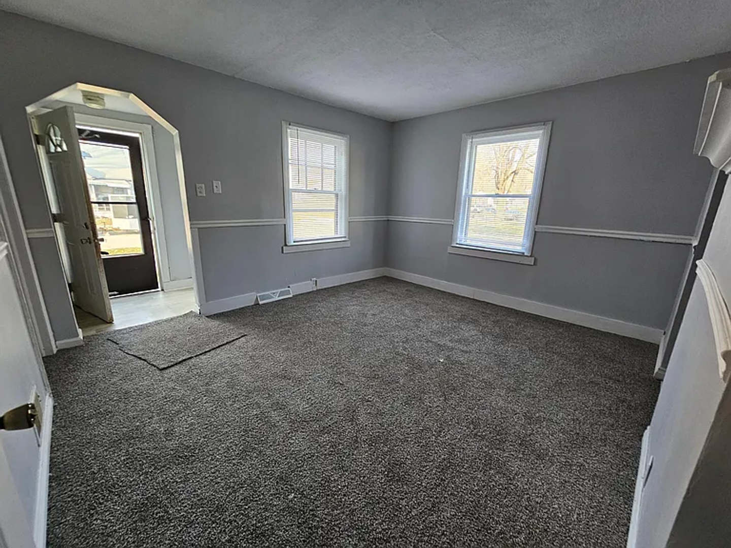 Warren House: 6828 Meadow