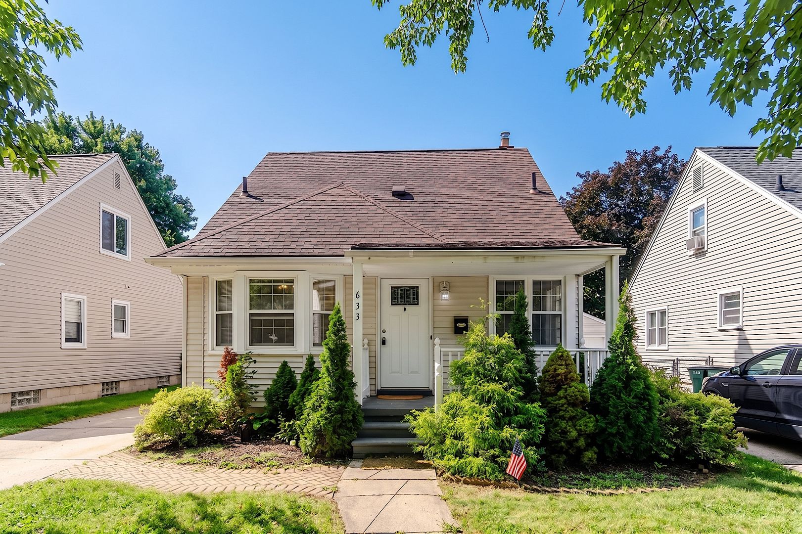 Royal Oak House: 633 North Dorchester Avenue