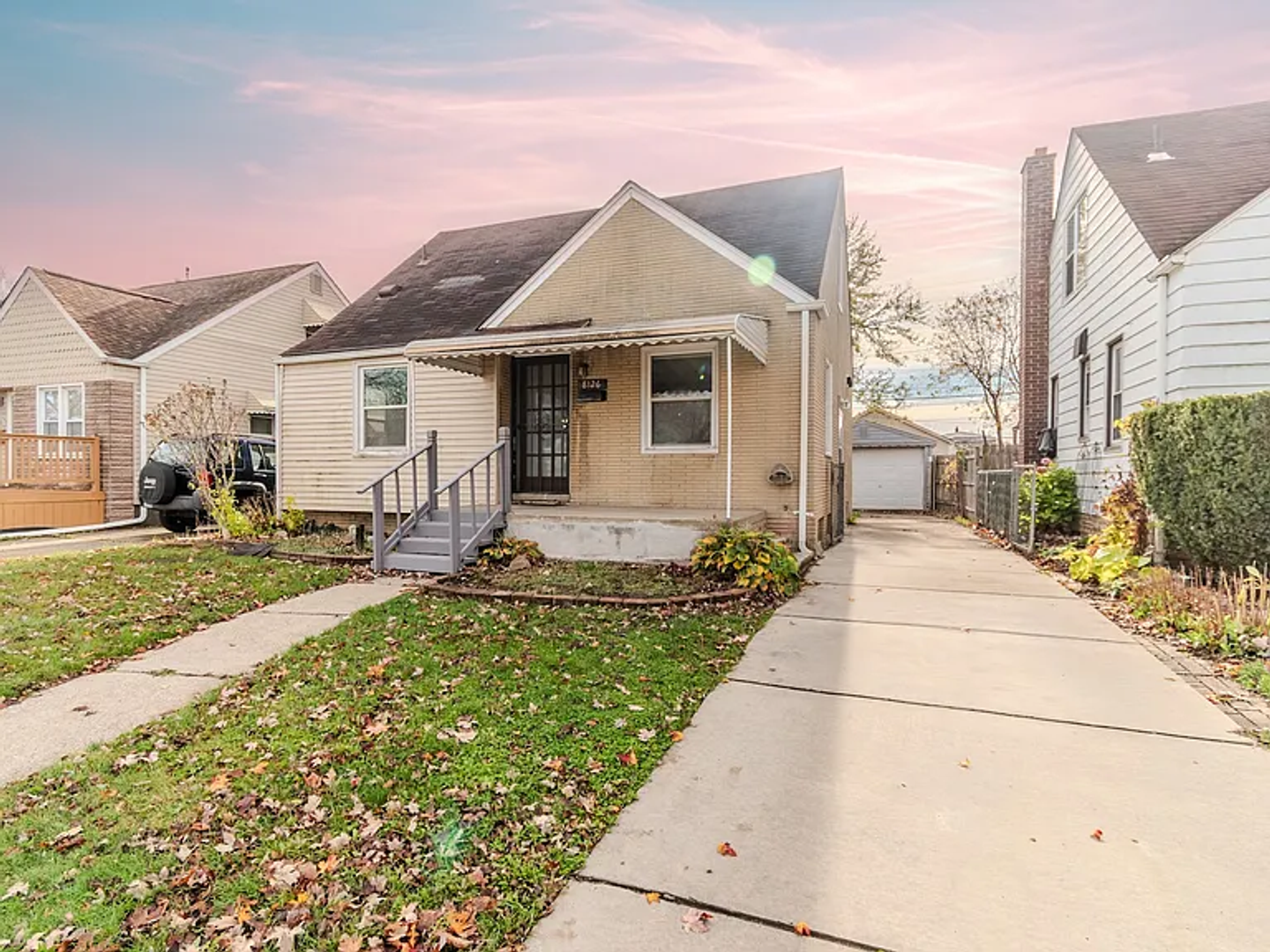 Center Line House: 8126 Standard