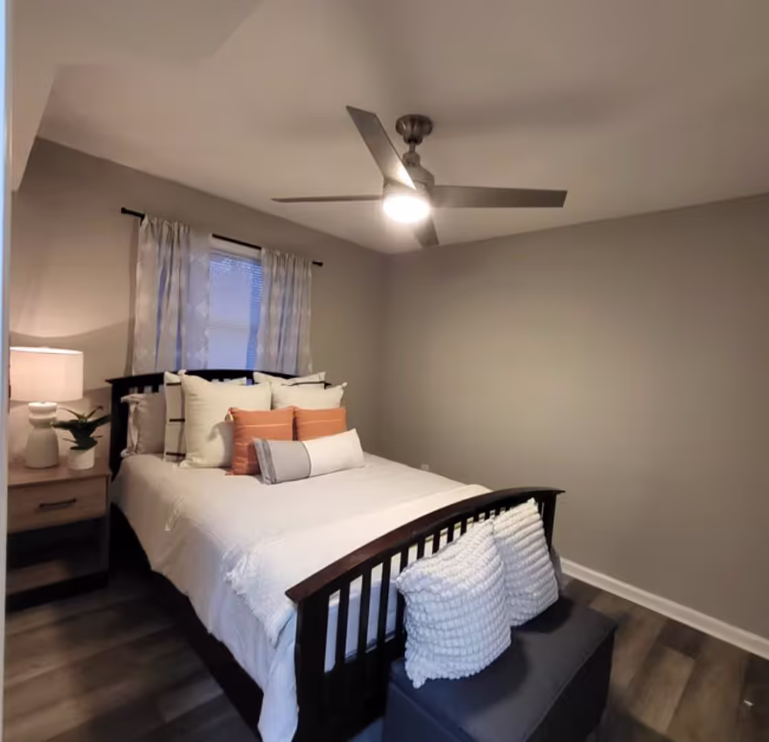 Renovated 1 Bedroom Apartment Home 5 of 8
