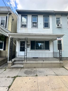 Nice 2 story home, 3 bedrooms 1 bath, with newer floors, newer fridge and washing machine. Includes garage, backyard, basement and attic. – photo 1