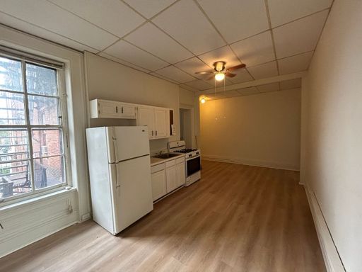 2 Bedroom 1 Bath Spacious Apartment – photo 1