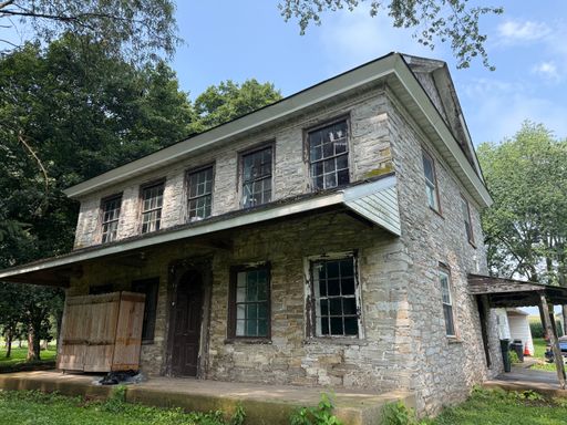 Annville 4 bedroom home w all utilities, lawncare & snow removal included