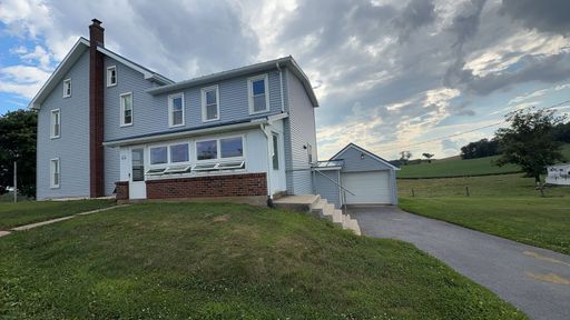 4 Bedroom 1.5 Bath Farm House in Hamburg