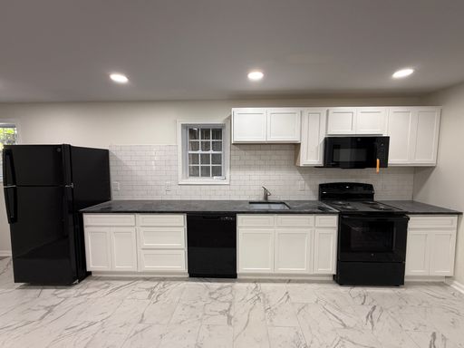 3 Bedroom 1 Bath Newly Remodeled with Brand New Appliances including Washer and Dryer – photo 1