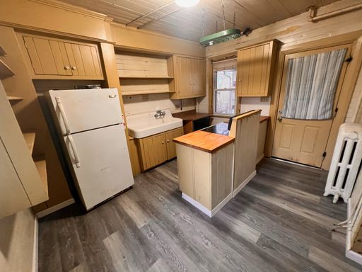 4 bedroom 1.5 bathroom unit