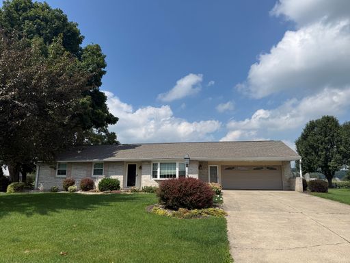 Myerstown 3 bedroom 2 bath brick ranch in Lynncrest