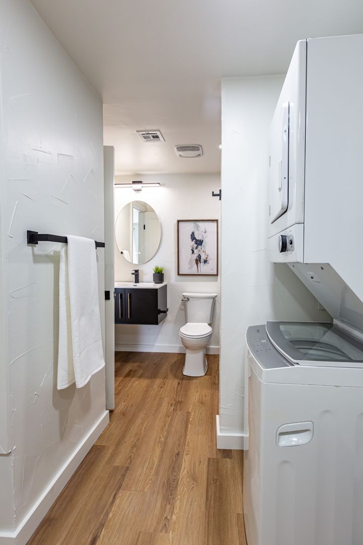 Laundry room at The Atrium (2 of 2)