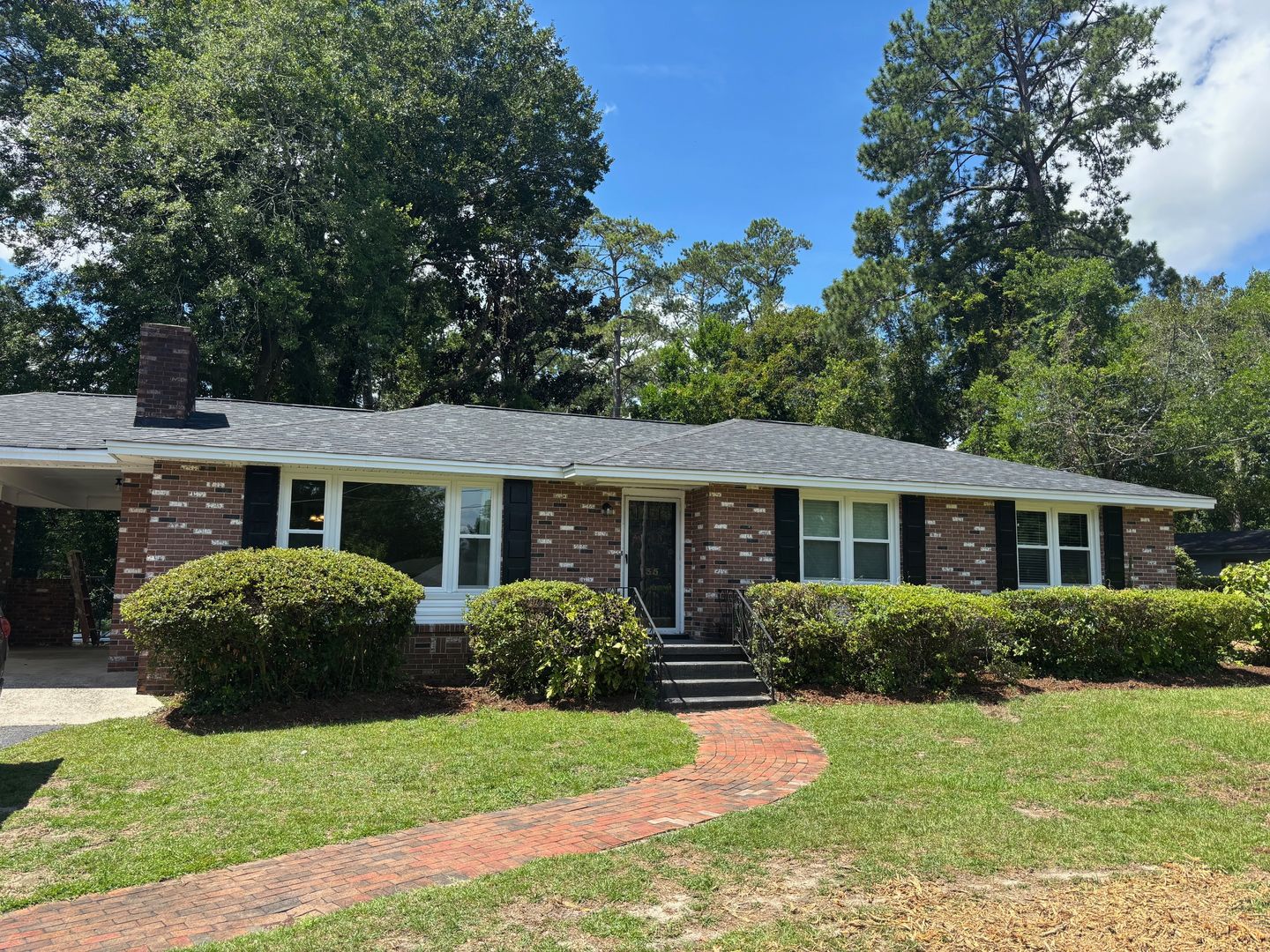 Columbia House: 135 Arcadia Springs Circle