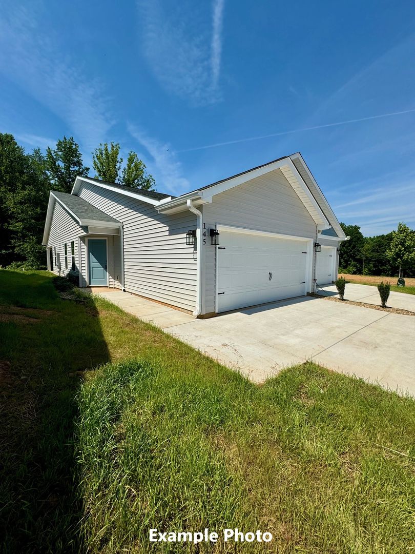 Mooresville House: 121 Brawley Villas Place